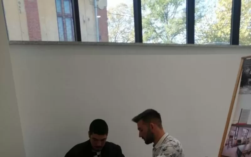 Imagine Studenții craioveni au realizat un brad de Guinness World Records