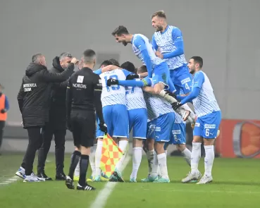 Foto: Știința face show cu Farul și merge mai departe în Cupă. Concluziile lui Ivaylo Petev