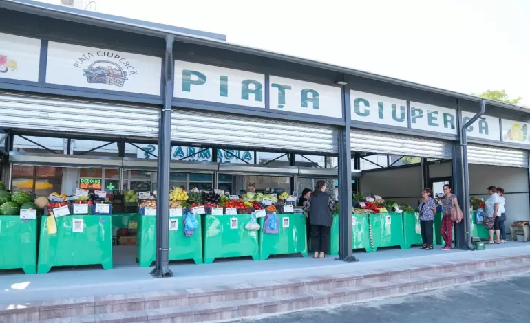 Foto: Piața de la „Ciupercă” s-a redeschis. Cum arată noua hală (Foto)