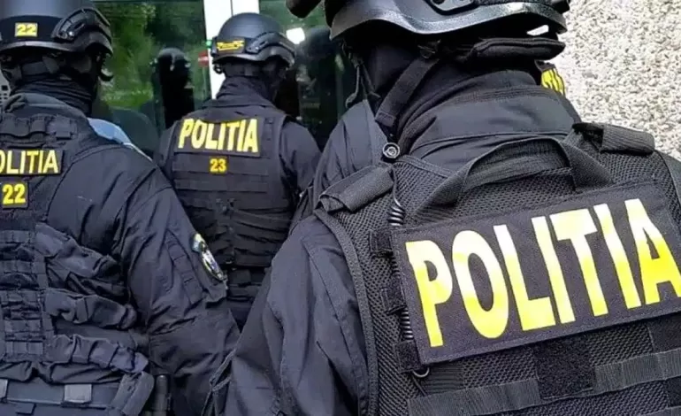 Foto: Persoane reținute pentru lovire și violare de domiciliu