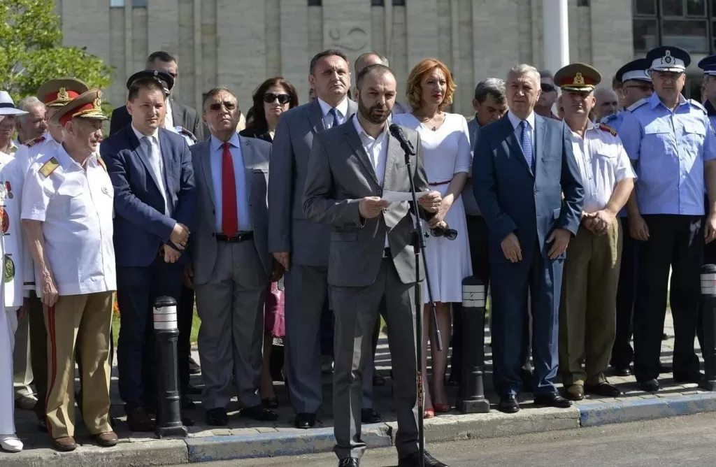 Dindirică o schimbă pe Rela Filip în Primărie. Pe cine o schimba la ...