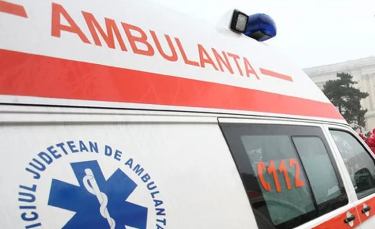 Foto: Craiova: S-a răsturnat cu mașina și a ajuns la spital
