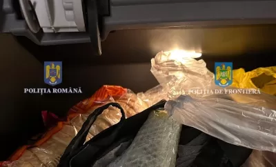 Foto: 17 arme confiscate de la un cetățean străin, în Vama Calafat