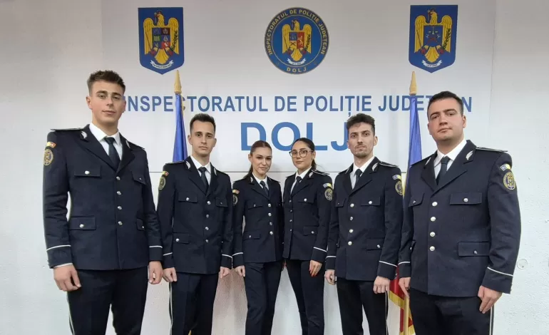 Foto: 6 absolvenți ai școlii de agenți de poliție încadrați la Inspectoratul de Poliţie Judeţean Dolj