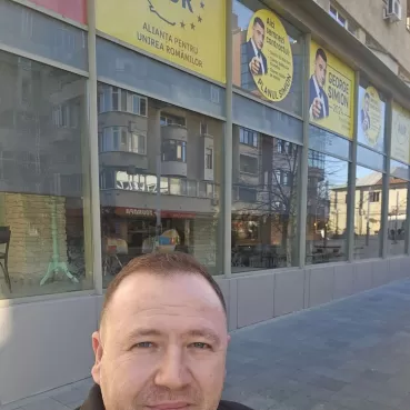 Foto: Cosmin Corâțu, consilierul municipal din partea AUR, în cărți pentru al doilea post de vice al Craiovei