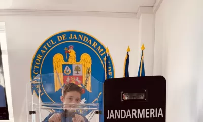 Lecție interactivă la Jandarmeria Vâlcea pentru elevii Colegiului Național „Mircea cel Bătrân