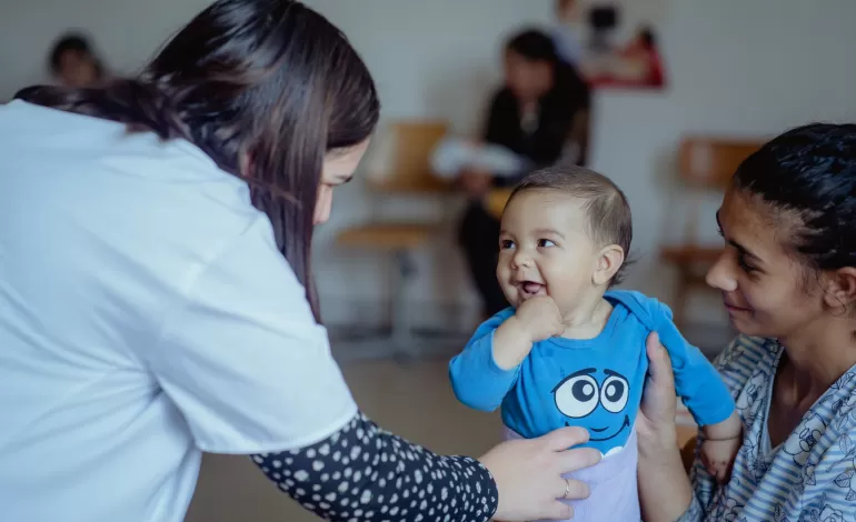 Foto: Un sfert dintre nașterile provenite de la minore și adolescente nu au beneficiat de îngrijire prenatală