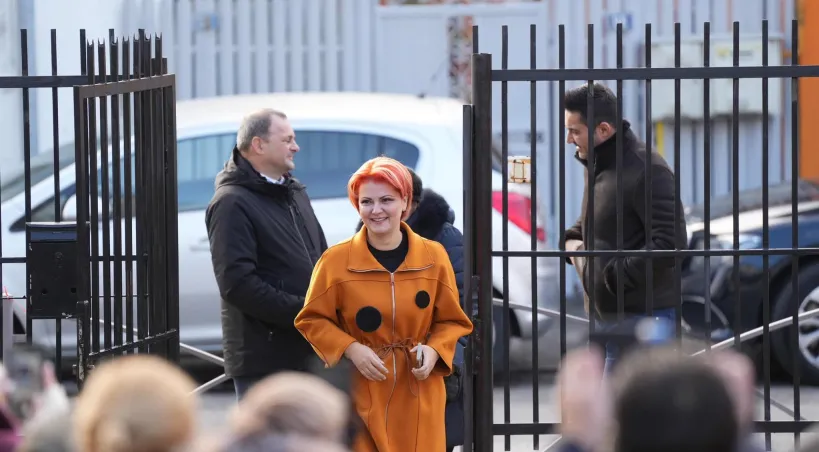 Foto: Lia Olguța Vasilescu: Știți e o vorbă - criminalul se întoarce întotdeauna la locul faptei
