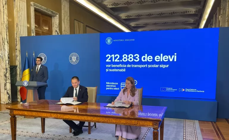 Foto: 24 microbuze electrice vor transporta elevii din județul Dolj