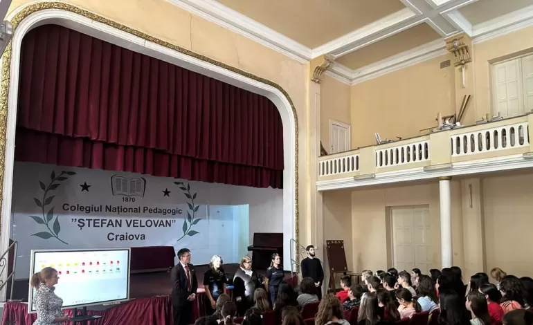 Foto: Campanie împotriva drogurilor în școli