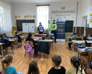 Foto: Continuă campania împotriva drogurilor în școlile din Dolj