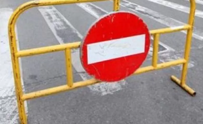 Foto: Se închide circulația pe A.I Cuza. Are loc deschiderea Târguiui de Crăciun