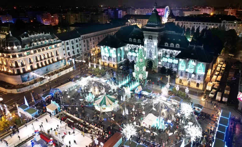 Foto: Bradul de Crăciun din Craiova, cel mai frumos din Europa
