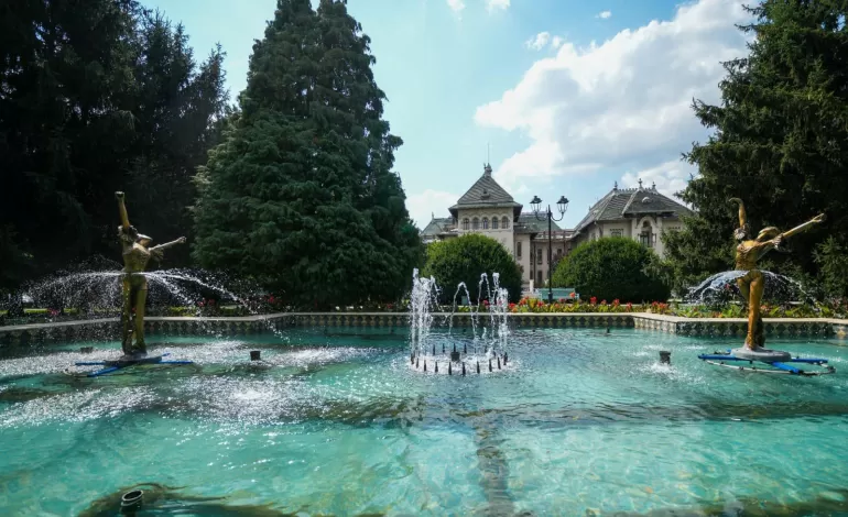 Foto: Artezienele din zona Pieței și English Park au fost pornite