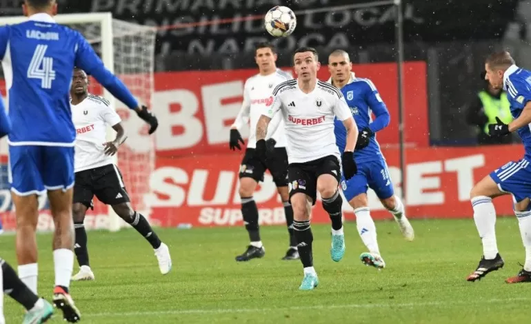Foto: FCU pierde la Cluj. Reația antrenorului Giovanni Constantino